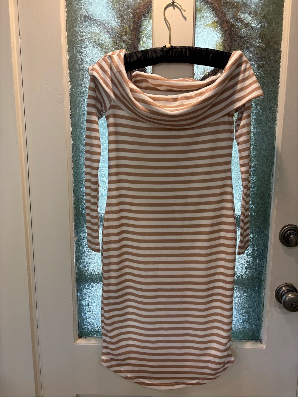 RUNAWAY Designed in Australia M Boatneck 3/4 L Sleeves